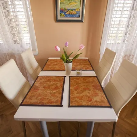 8253d Apartament